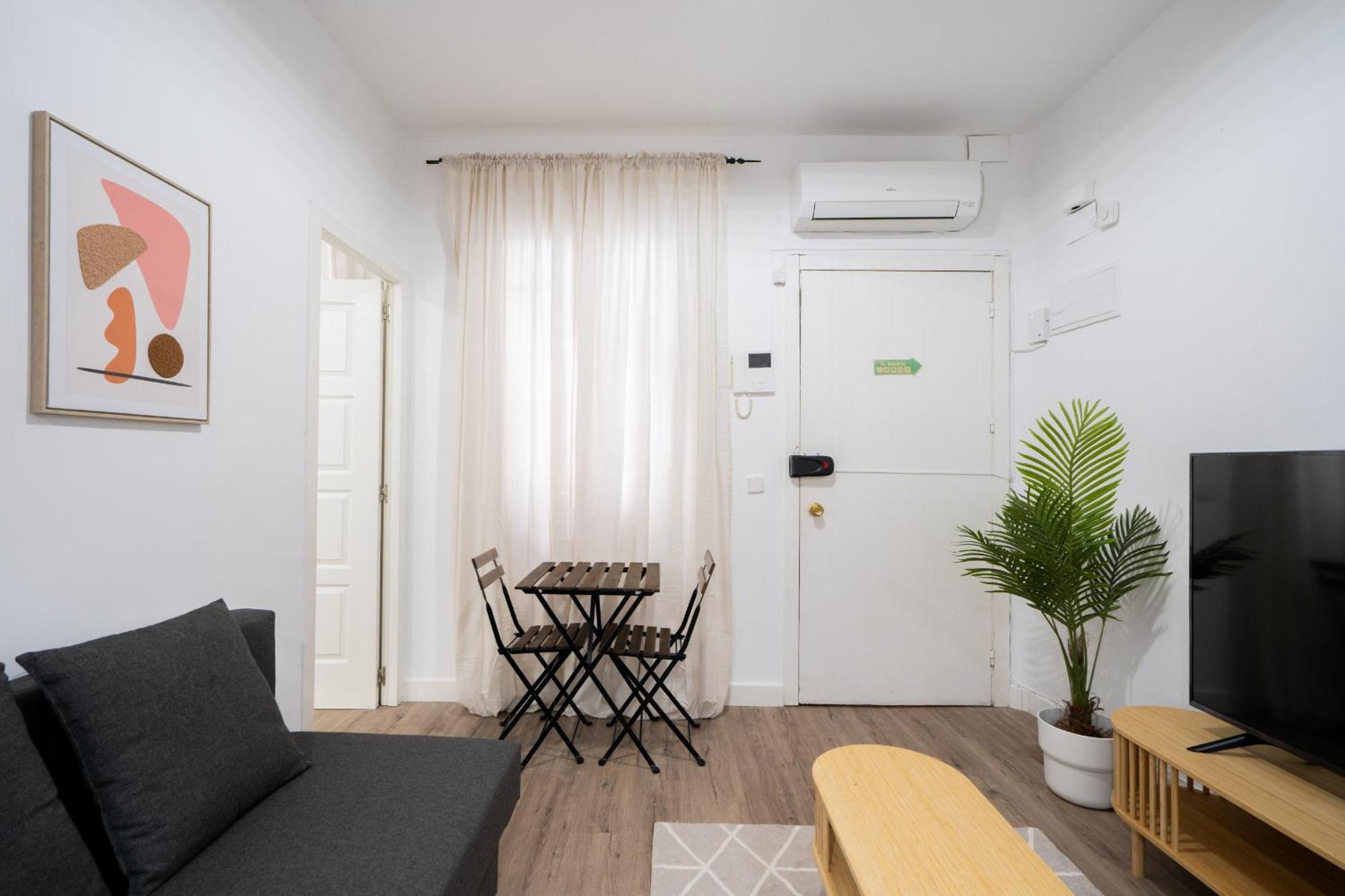 Apartamento En Chueca Para 4 Personas Alquiler Temporal มาดริด ภายนอก รูปภาพ