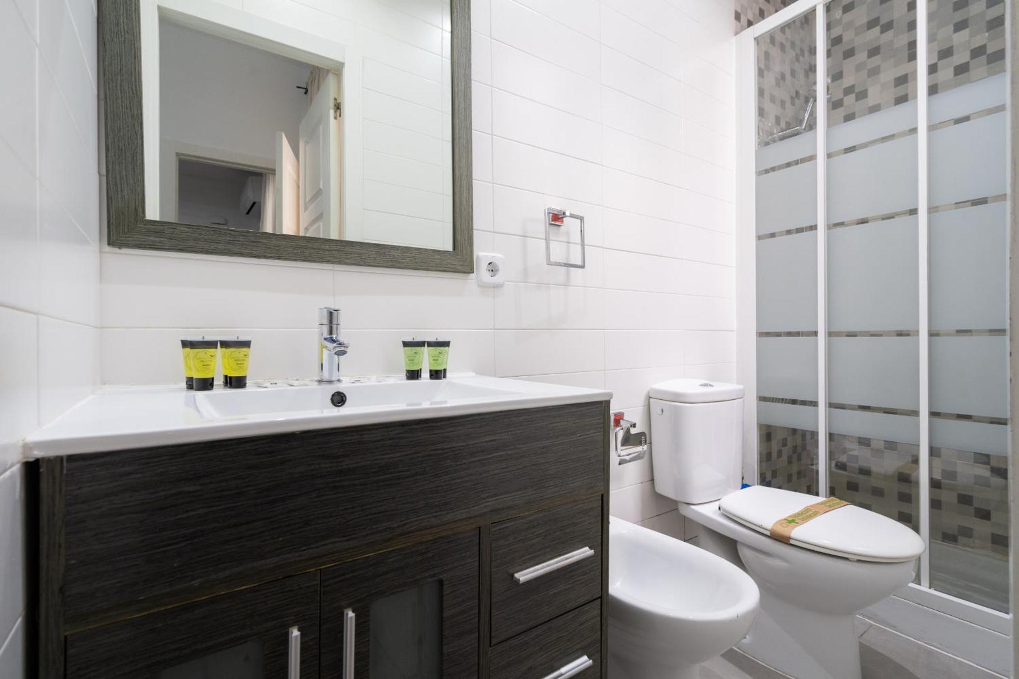 Apartamento En Chueca Para 4 Personas Alquiler Temporal มาดริด ภายนอก รูปภาพ